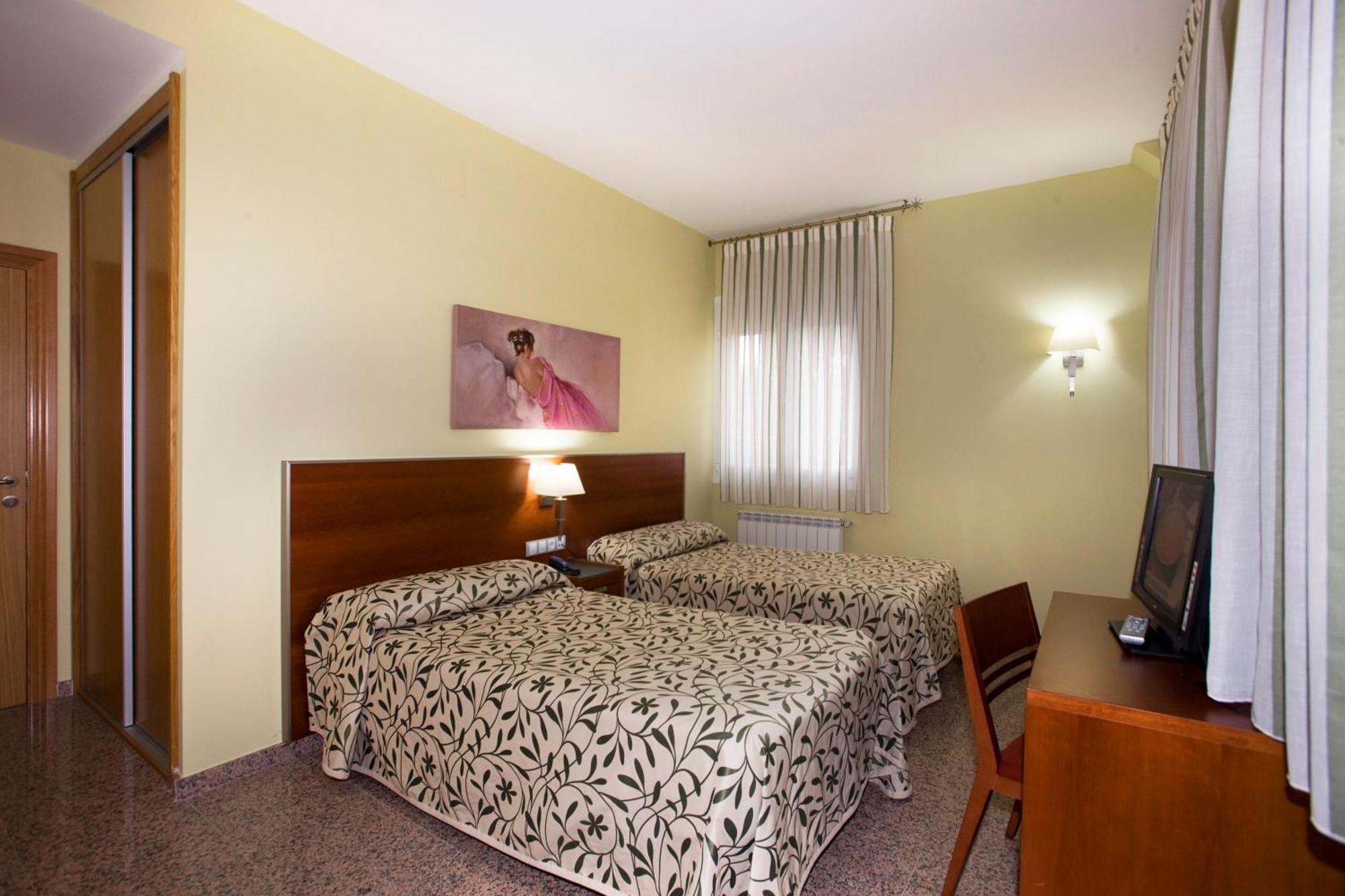 Hotel Marivella Калатаюд Екстериор снимка