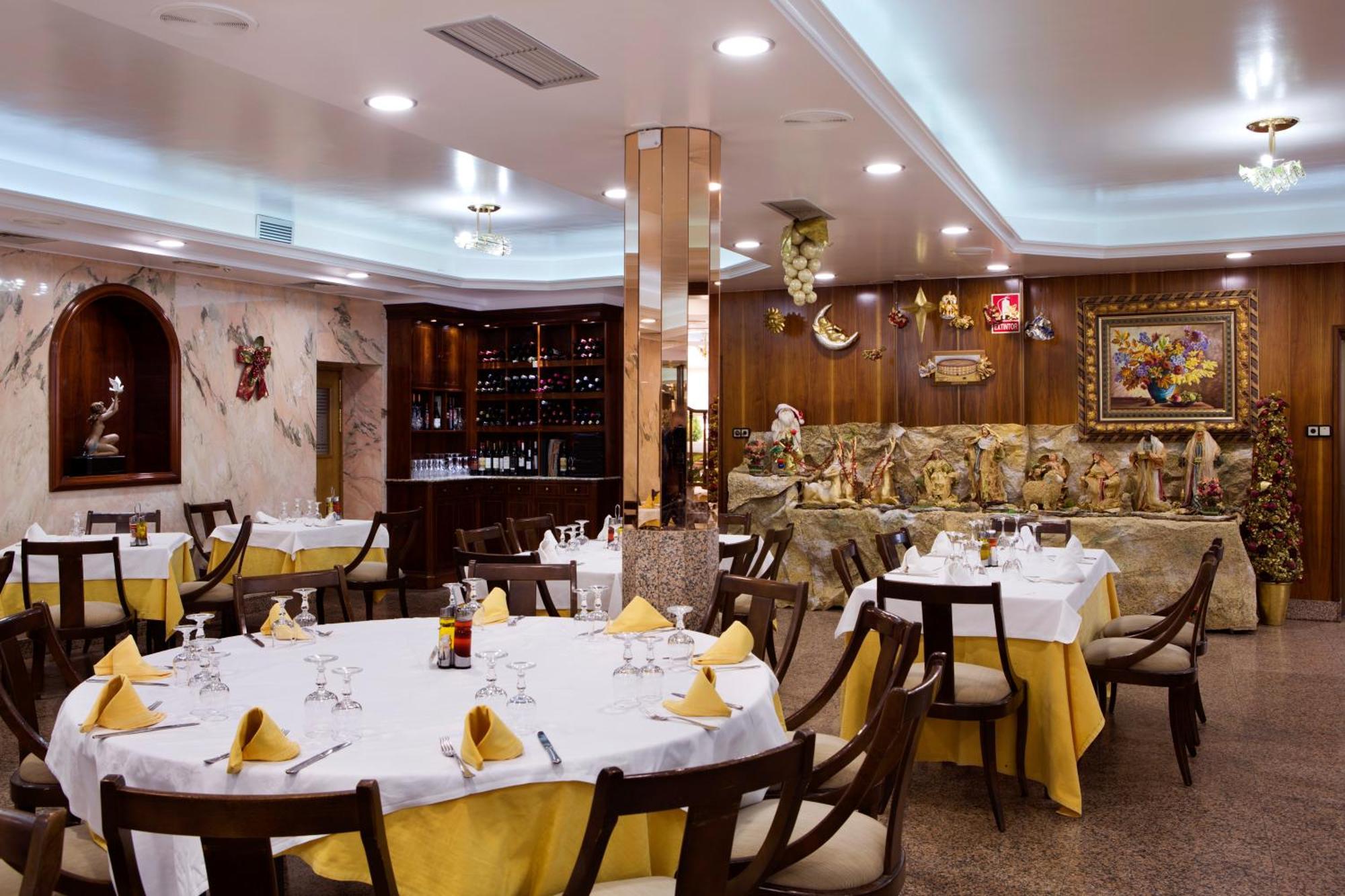 Hotel Marivella Калатаюд Екстериор снимка