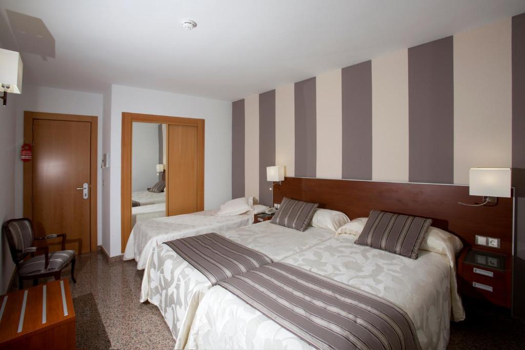 Hotel Marivella Калатаюд Стая снимка